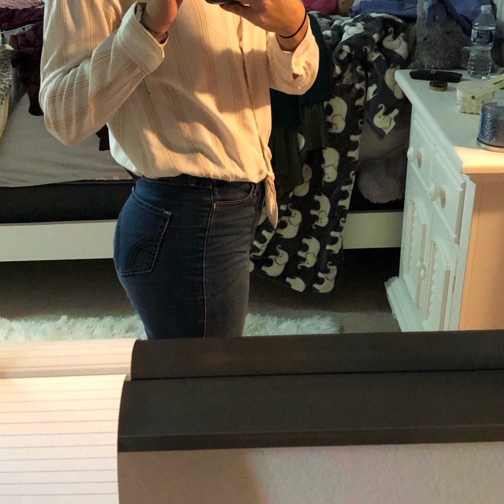 BUTTON UP - Picture 3 of 3